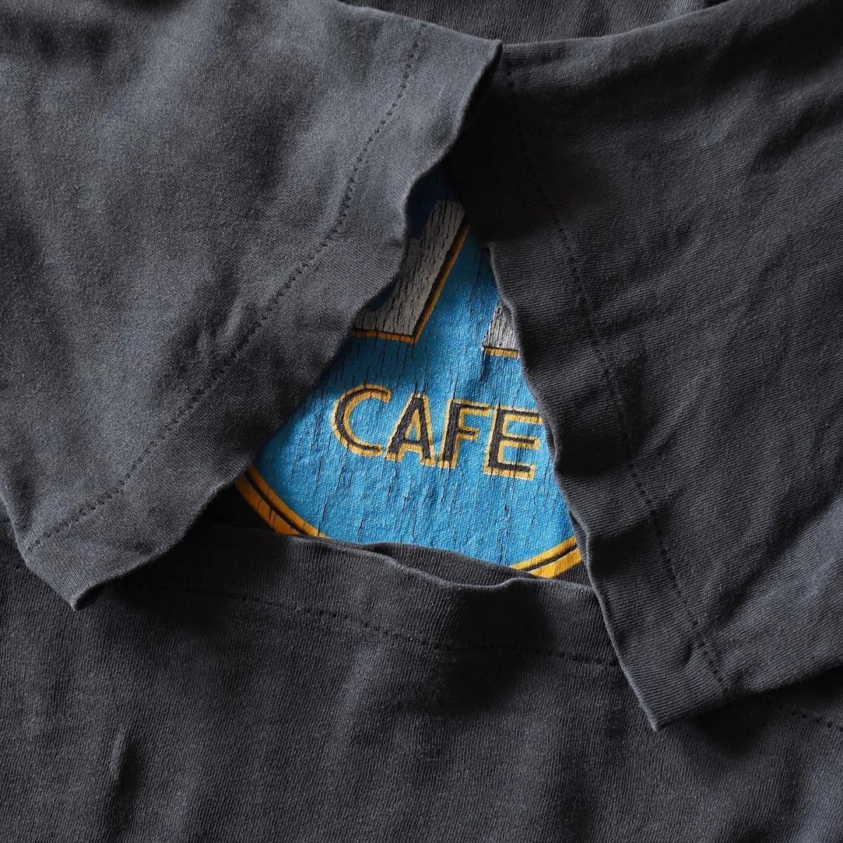 画像11: 1990s Hard Rock Cafe 香港Tシャツ　 "FADE BLACK"　 実寸L  (11)