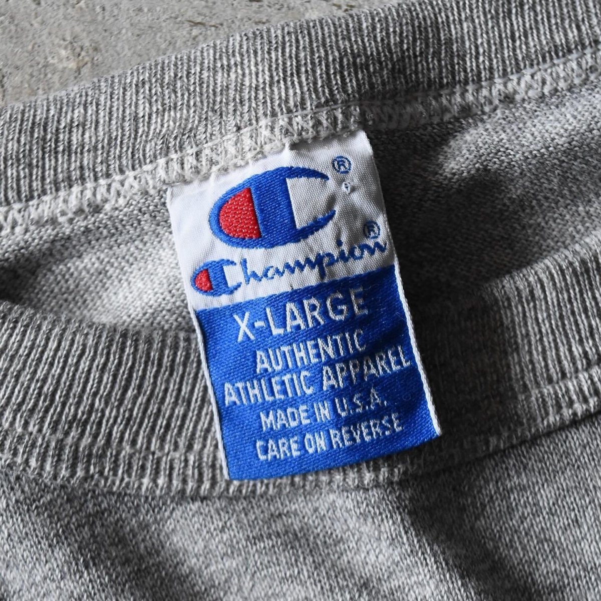 画像2: 1990s CHAMPION "JOHNS HOPKINS UNIVERSITY" カレッジTシャツ　 "MADE IN USA"　 表記XL  (2)