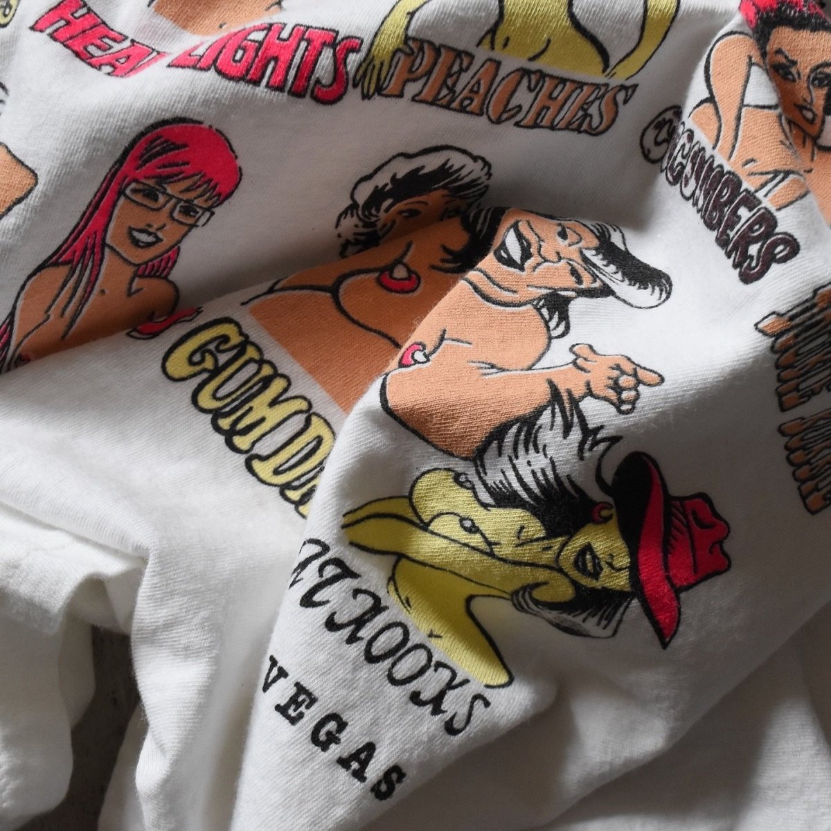 画像6: Las Vegas SOUVENIR "BREAST TYPES"  エロTシャツ　 表記L  (6)