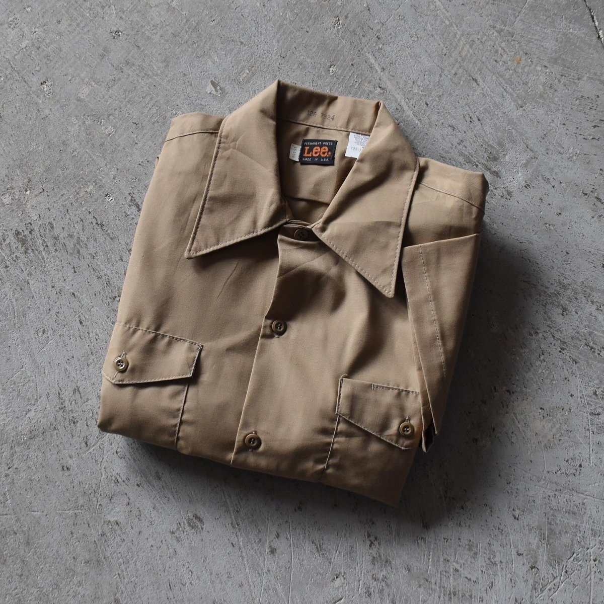 画像1: DEAD STOCK　 1970s Lee 半袖ワークシャツ　 "MADE IN USA"　 表記15-15 1/2  (1)