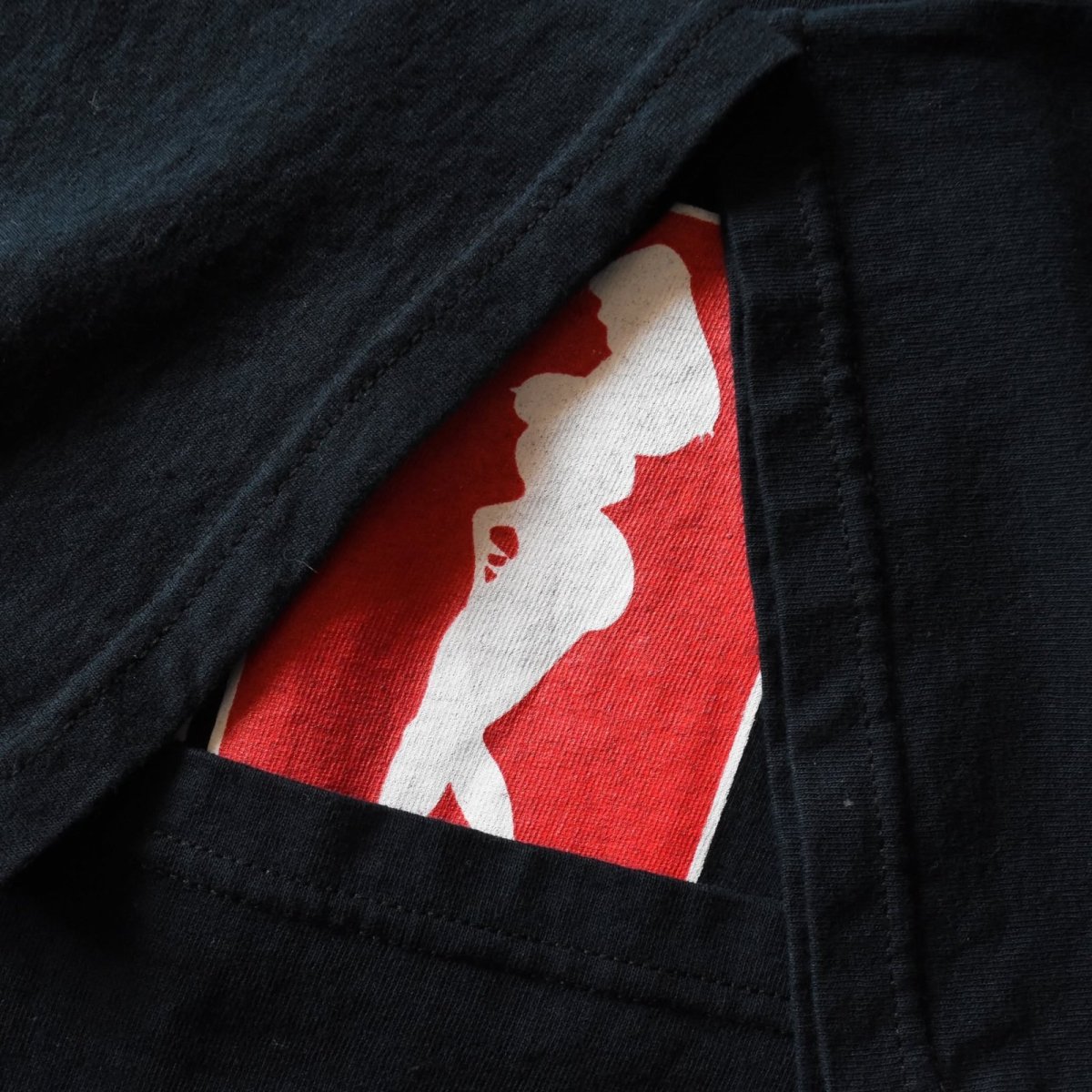 画像5: お前の彼女俺の彼女マウントTシャツ　 表記L  (5)