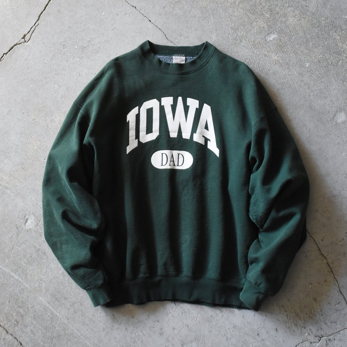 画像1: 1990s IOWA DAD スウェット　 "MADE IN USA"　 表記XL  (1)