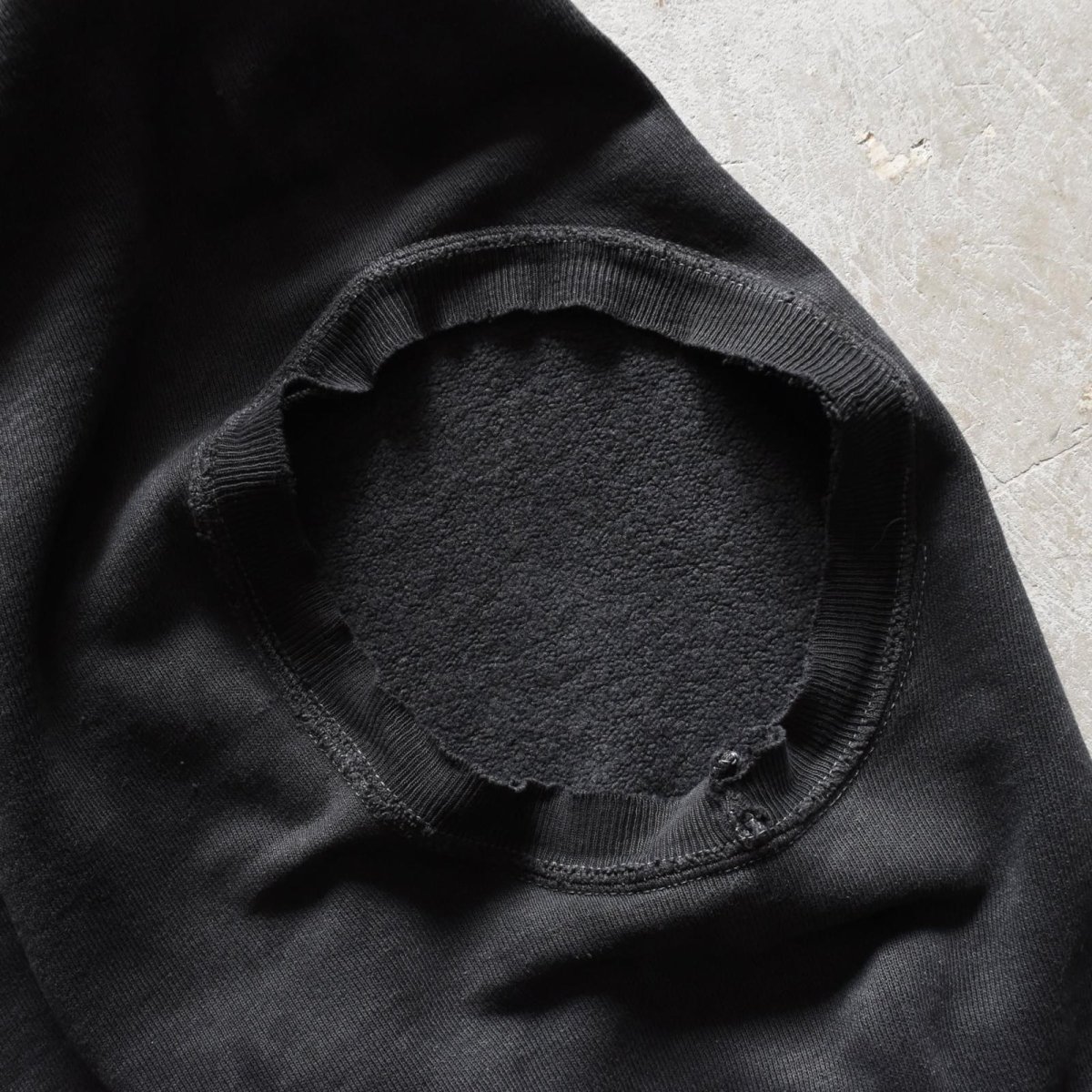 画像7: 1980s Champion リバースウィーブスウェット　 "OVER-DYE BLACK"　 表記XL  (7)