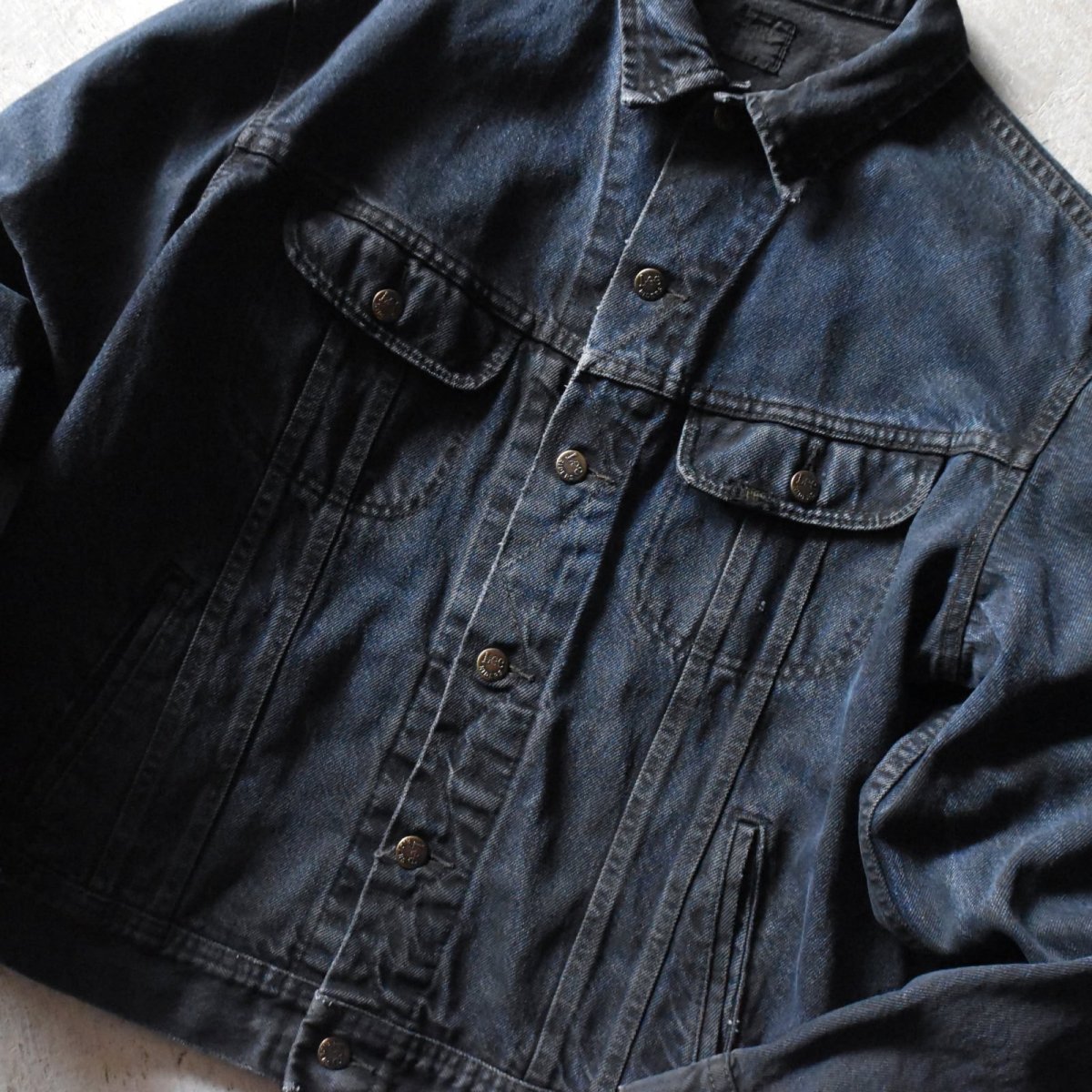 画像5: 1980s Lee "THE MOVIE CHANNEL" デニムジャケット　 "OVER-DYE BLACK"　 実寸L  (5)