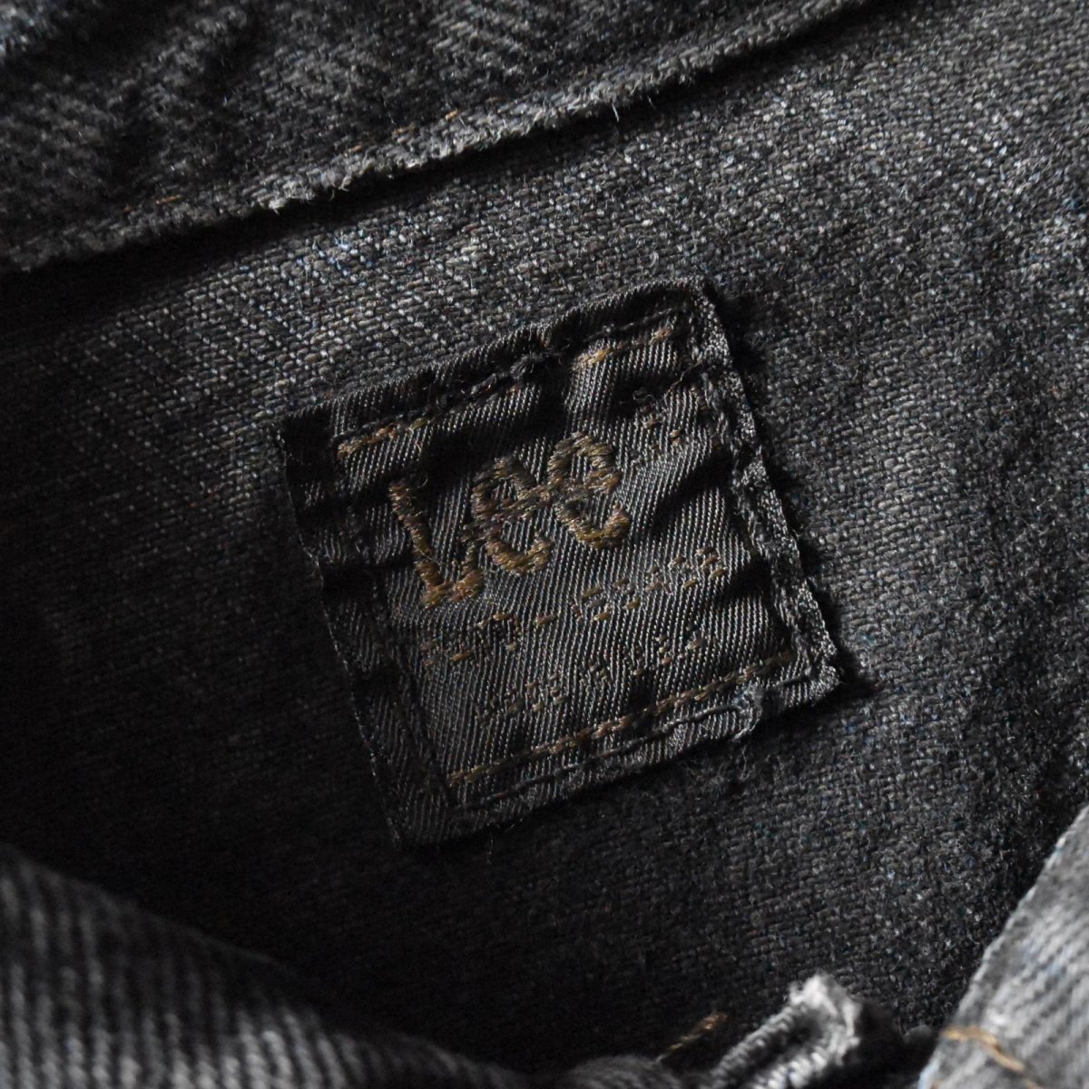 画像3: 1980s Lee "THE MOVIE CHANNEL" デニムジャケット　 "OVER-DYE BLACK"　 実寸L  (3)
