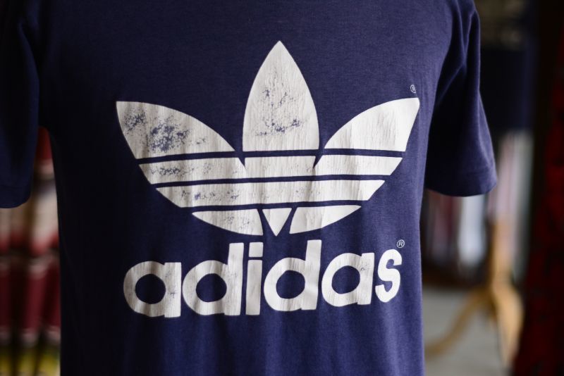 本日で出品終了 常田着 同型同色 old adidas トレフォイル tシャツ