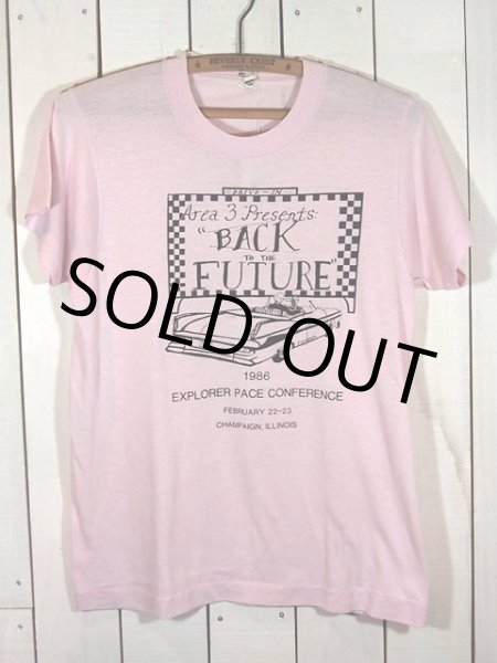 画像2: 1980s映画とは無関係の「バックトゥザフューチャー」Tシャツ (2)