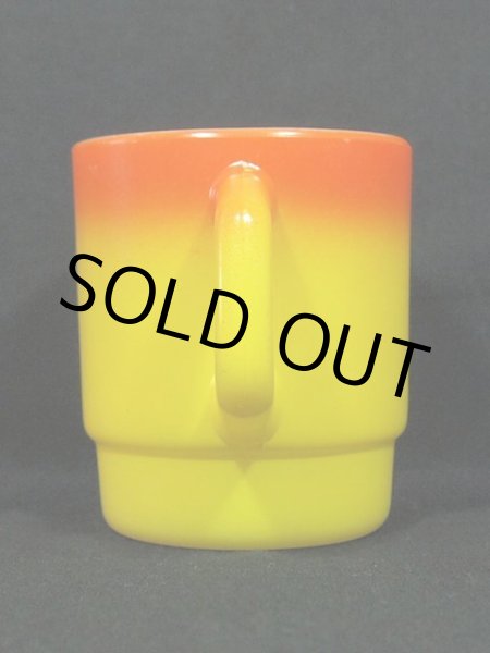 画像2: 60s【FireKing】スタッキングマグ・橙黄 (2)