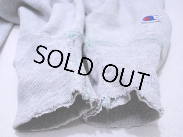 袖口のダメージとリペア跡