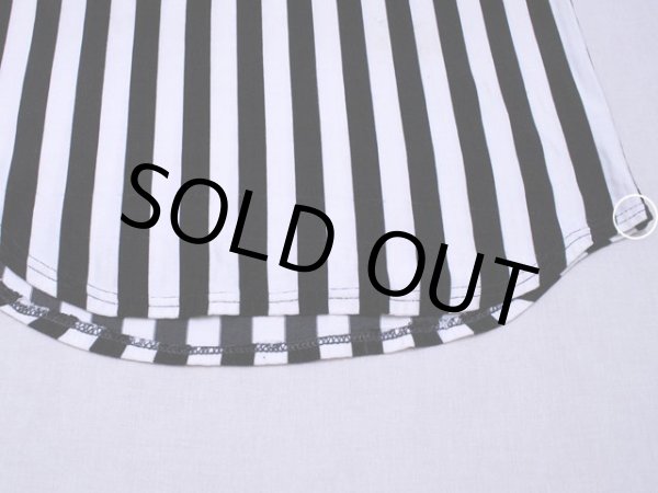 裾サイドに小さなホツレ