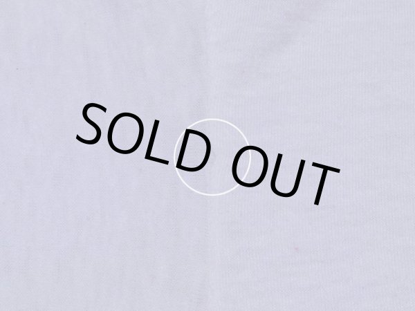 右袖付け根に小さなステッチ抜け