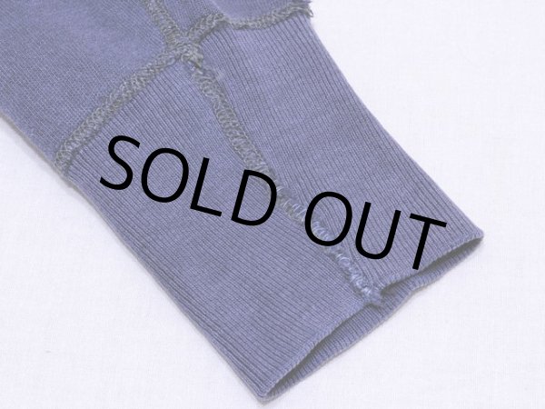 左袖リブにリステッチリペア跡