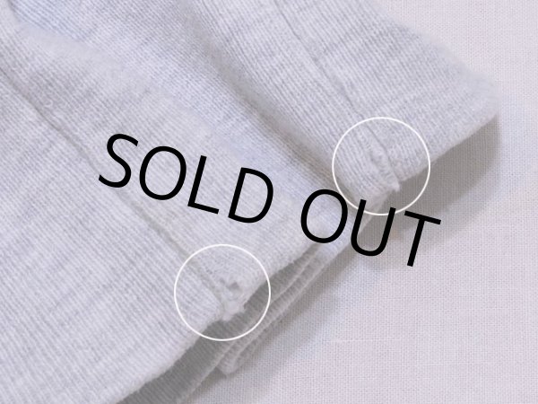 袖リブに僅かなダメージ。