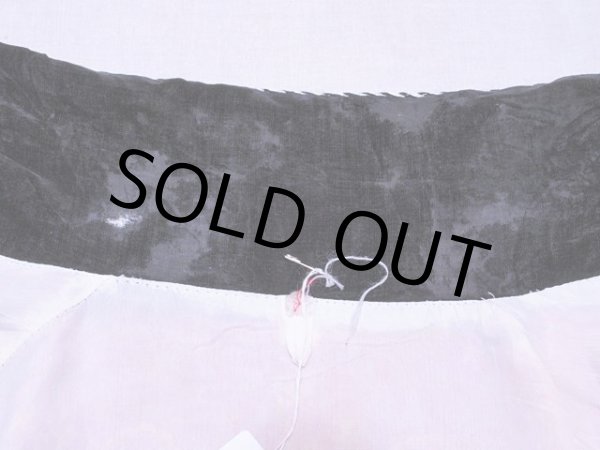 襟のベルベットにスレ・少々ダメージ。