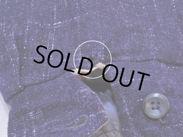 左袖口付近に少々ダメージ。