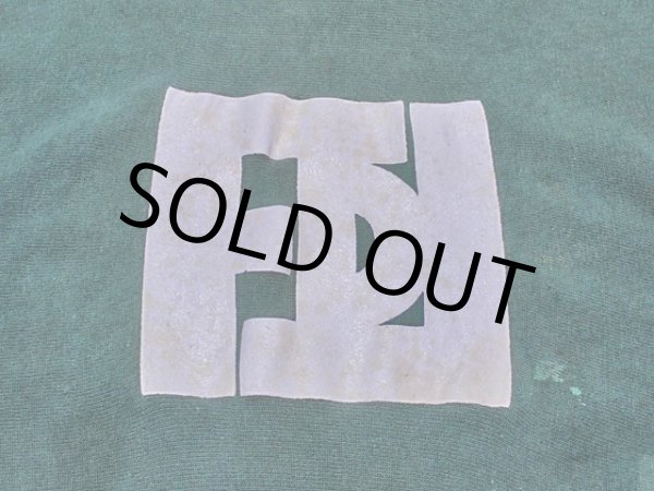 プリントに少々黄ばみ。