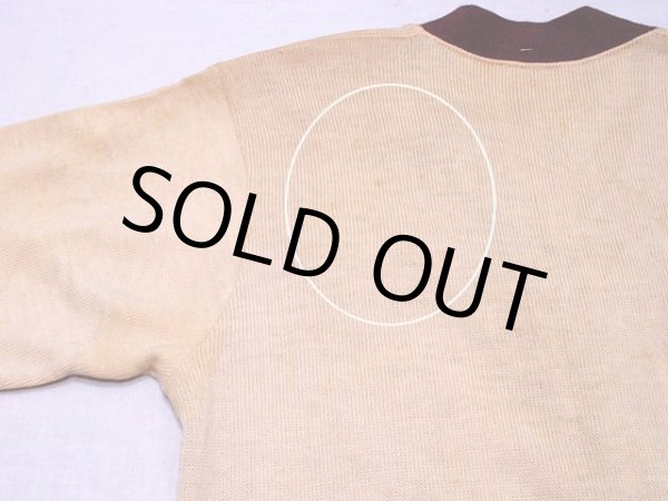 背中に薄ら汚れ。