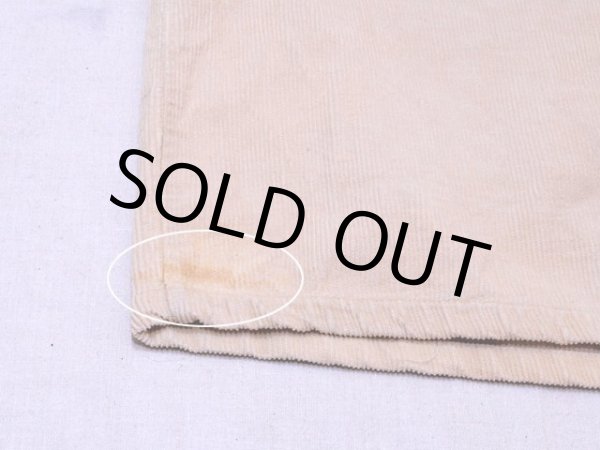 裾に薄ら汚れ。