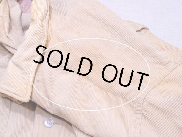 肩に薄ら汚れ。