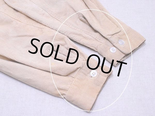 袖口に薄ら汚れ。