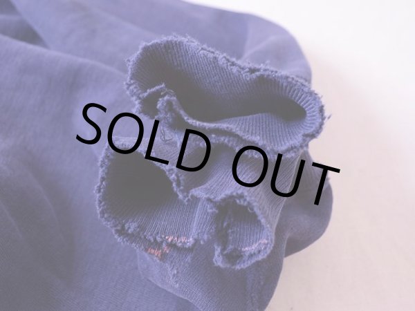 袖リブにダメージ・汚れ。