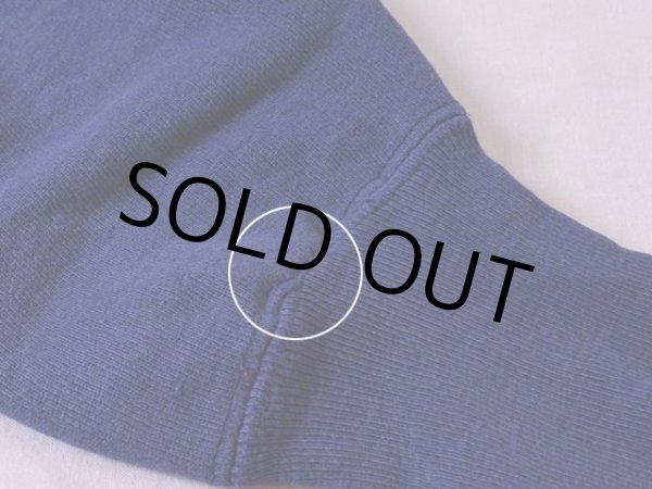 左袖口にリペア跡。