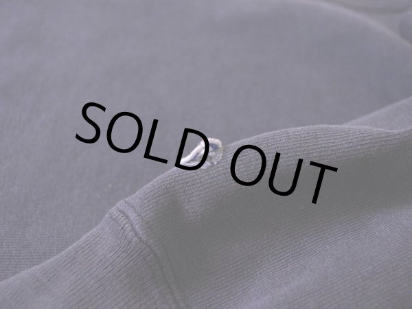 左袖口の目玉に少々剥がれ。