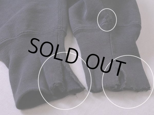 袖口・袖リブにダメージ。