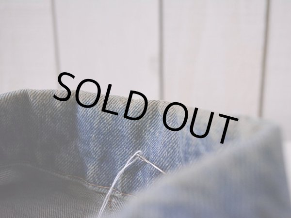 襟に多少の汚れ。