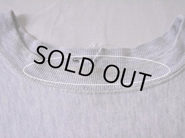 首リブに薄ら黄ばみ。