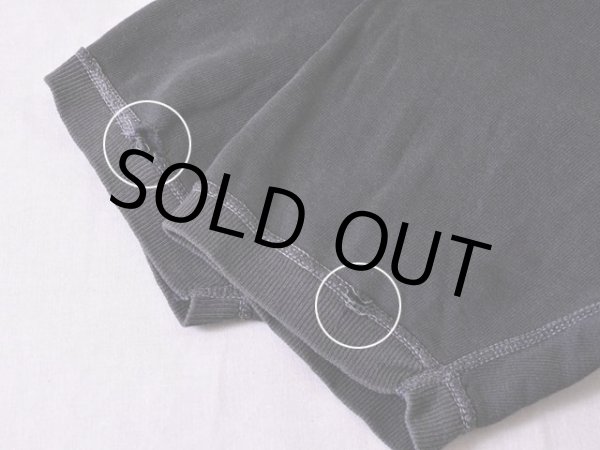 両袖リブ付け根に多少のダメージ