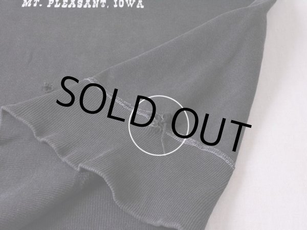 裾リブ付け根にダメージ。