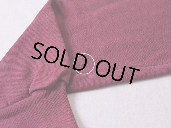 右袖に小さなダメージ。