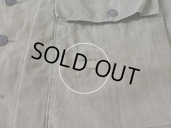 左胸ポケットにリペア。