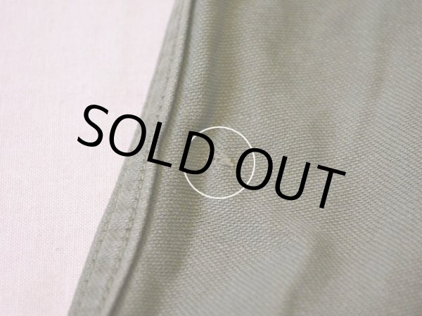 左足裏に僅かなホツレ。