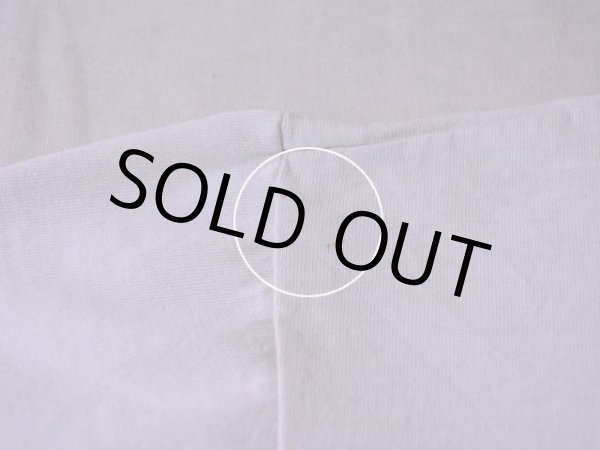 バック左肩付近に僅かな汚れ。