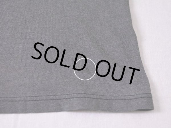 バック右裾に小さなダメージ。