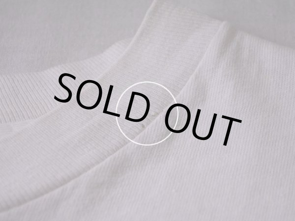 首リブ付近にピンホール。