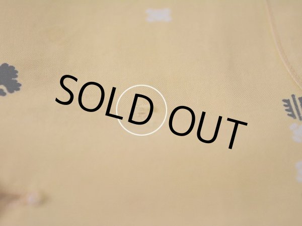 左胸ポケット横付近に僅かなダメージ。