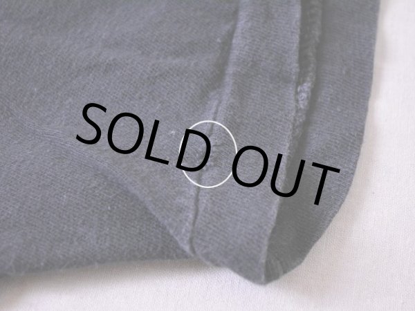 左袖に僅かなホツレ。