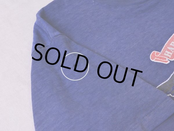 右袖に小さなダメージ。