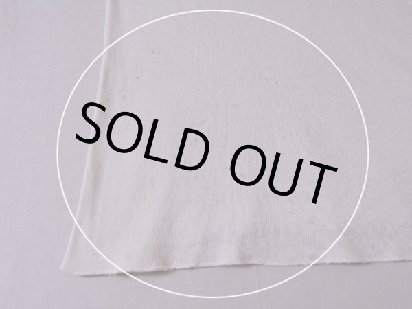 バック裾左側に汚れ。