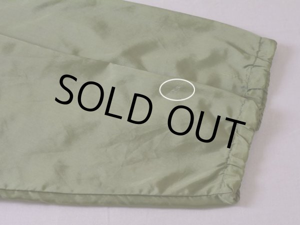 右袖口に少々汚れ。