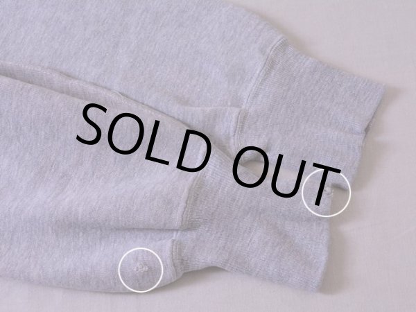 袖口に僅かなダメージ。