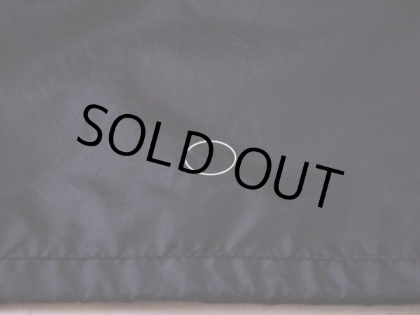 バック裾に小さなダメージ。