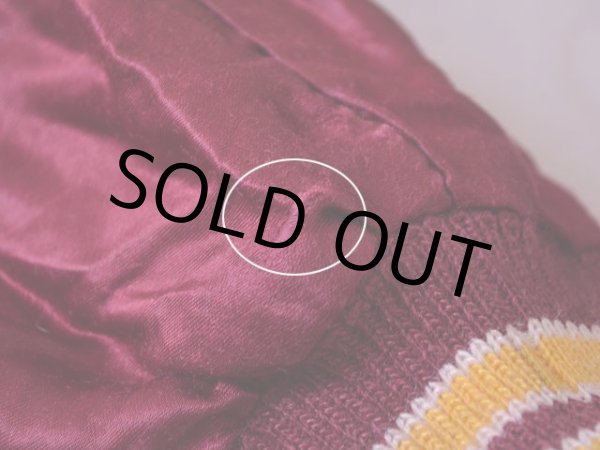 袖口に僅かなスレ。