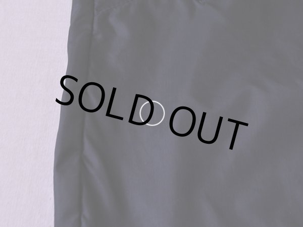 フロント裾に僅かな汚れ。