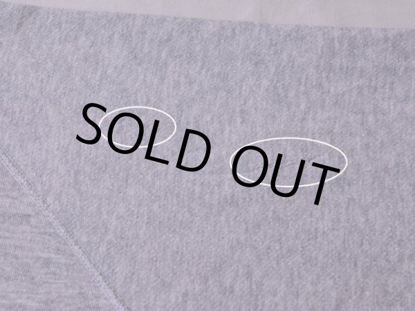 右袖に少々リペア跡。