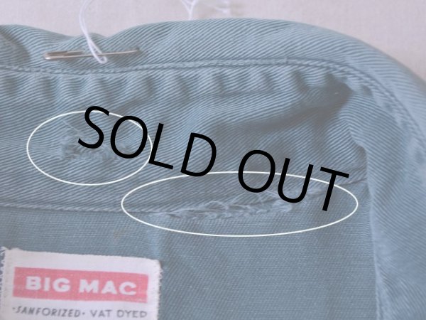 襟内側付近に少々ダメージ。