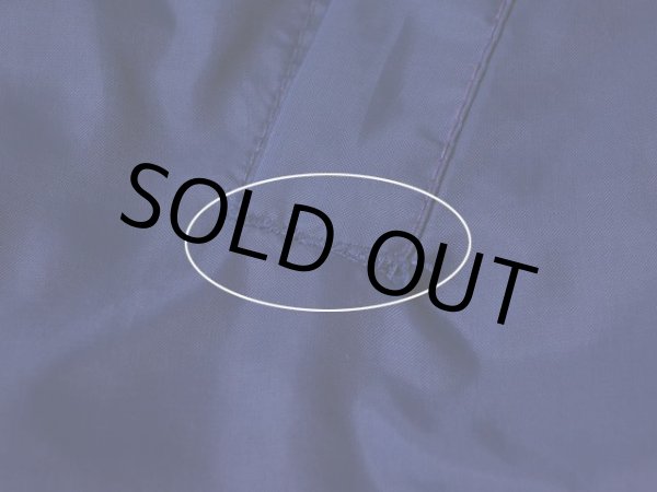 右ポケット付け根にリペア跡。